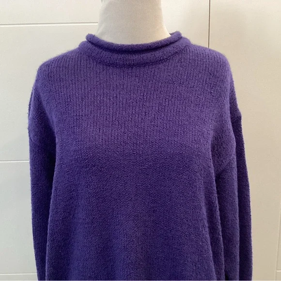 Vintage Carolyn Taylor Women's Turtleneck Sweater in Deep Purple - Picture 5 of 10